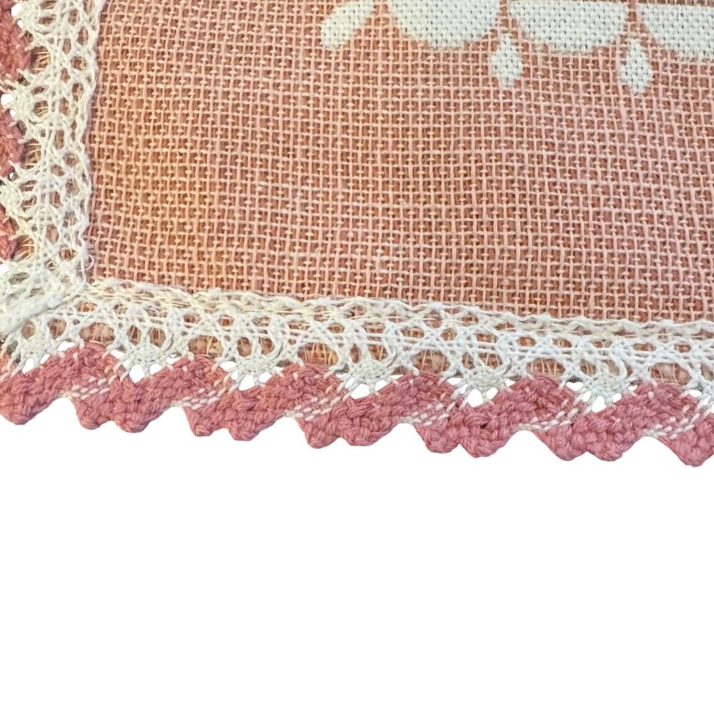 VTG Floral Lace Table Runner Pink & White Floral Designs Scalloped Edges Lace Tr - Picture 3 of 12